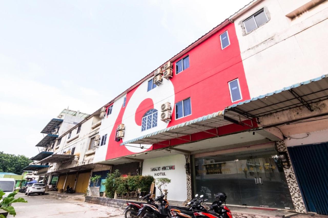 Oyo1703特朗宾唐酒店 Batam 外观 照片