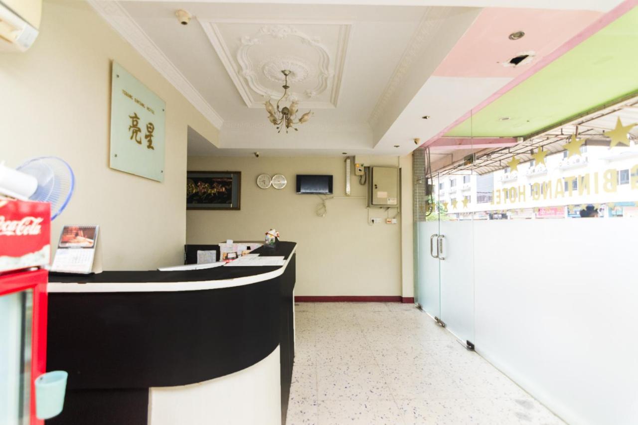 Oyo1703特朗宾唐酒店 Batam 外观 照片