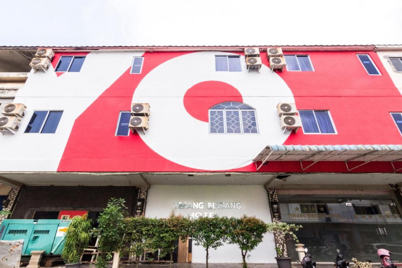 Oyo1703特朗宾唐酒店 Batam 外观 照片