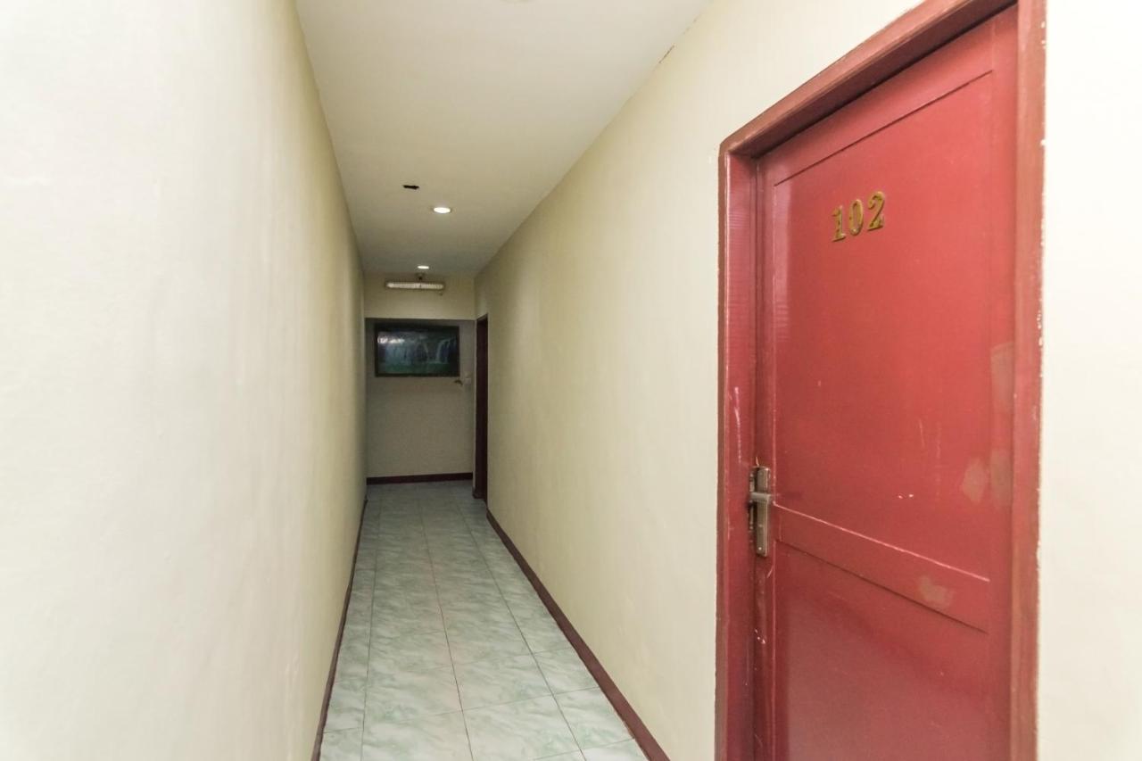 Oyo1703特朗宾唐酒店 Batam 外观 照片
