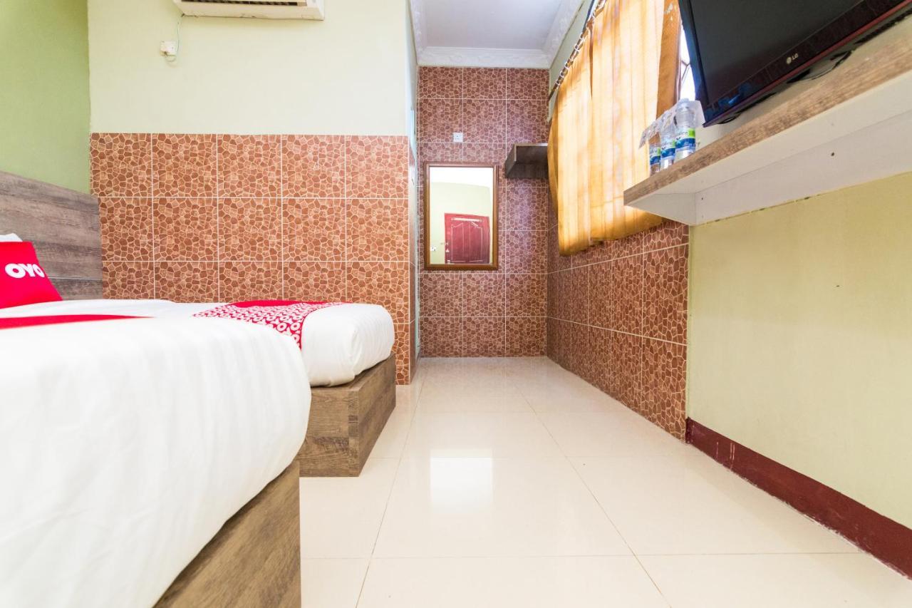 Oyo1703特朗宾唐酒店 Batam 外观 照片