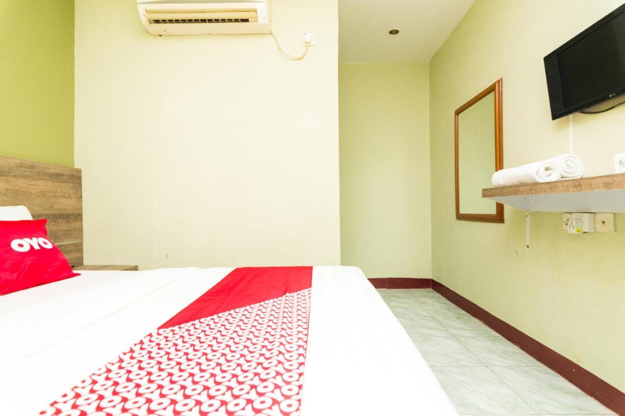 Oyo1703特朗宾唐酒店 Batam 外观 照片