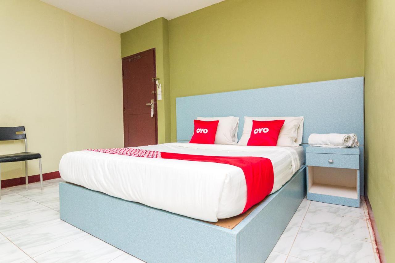 Oyo1703特朗宾唐酒店 Batam 外观 照片